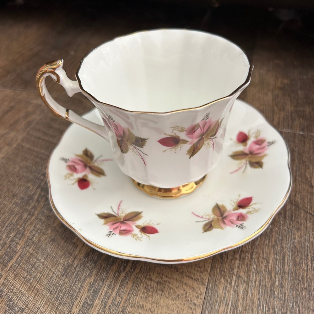 Elizabethan Taylor & Kent‎ Fine Bone China Tea Cup Saucer Pink Rose Gold Trim